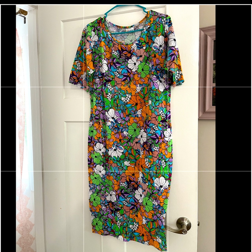 LulaRoe fitted midi short sleeve dress